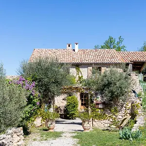 https://la-ferme-du-petit-segries.fr-provencehotel.com
